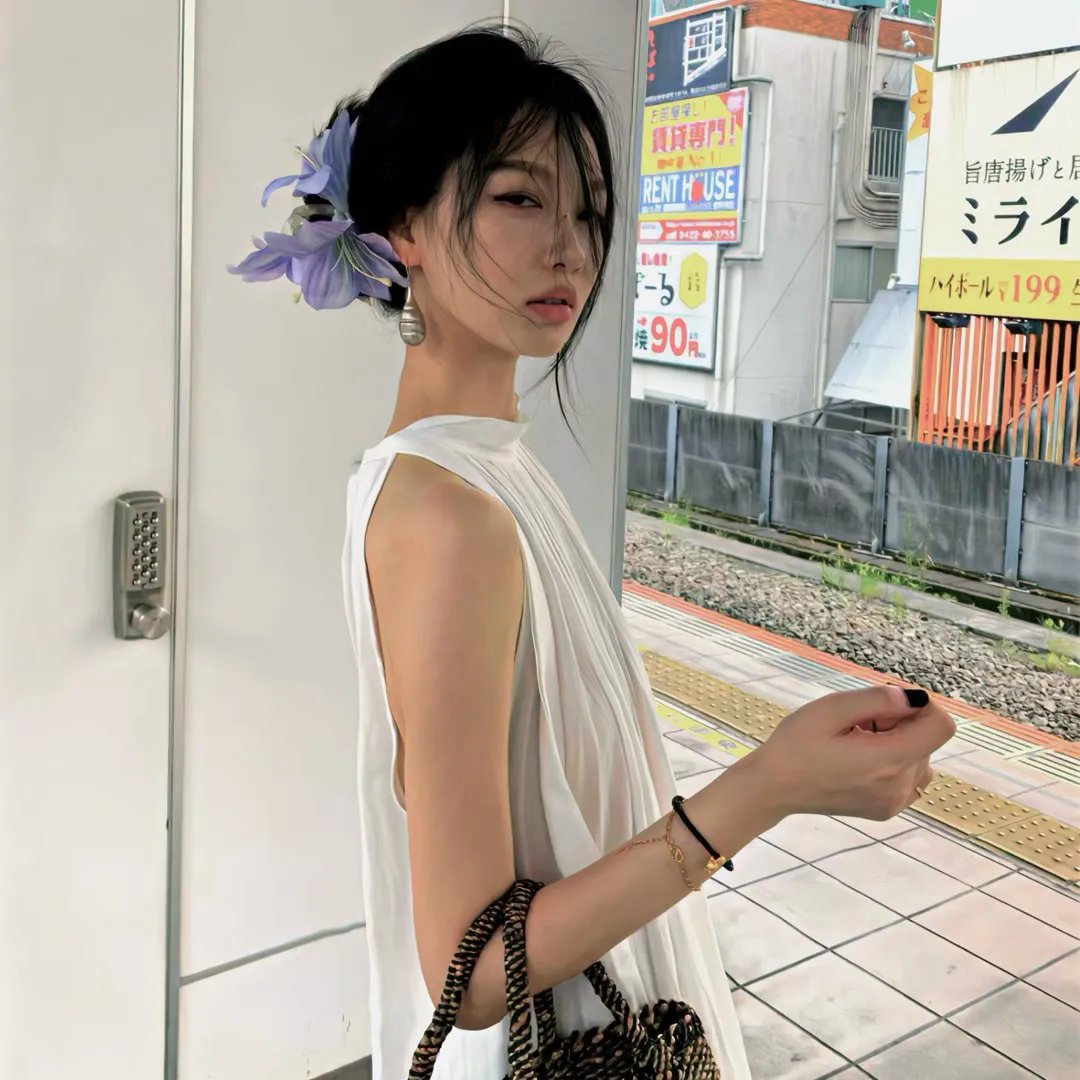 魔茧复活海报
