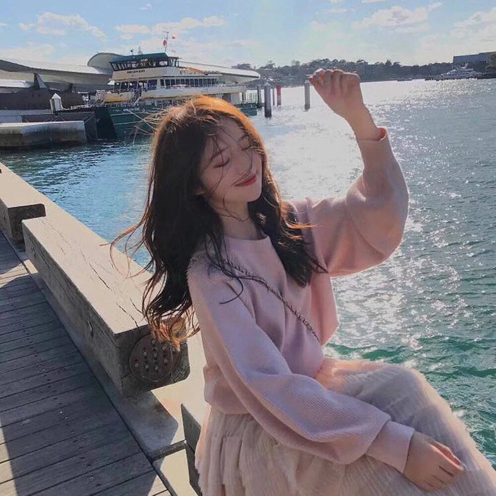 在上帝赐予的土地上游玩海报